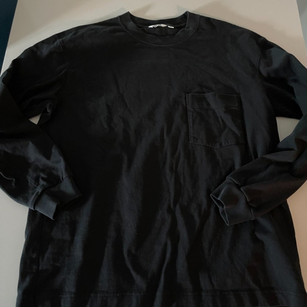 UNIQLO Long Sleeve Black T Shirt - Heavy Material - Size M